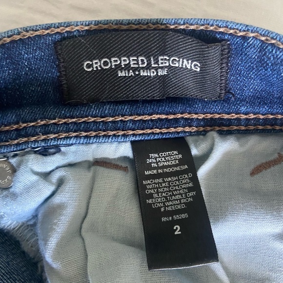 Express Jeans Mid Rise Cropped Legging, Distressed, Medium Wash, Size 2 - Picture 3 of 5